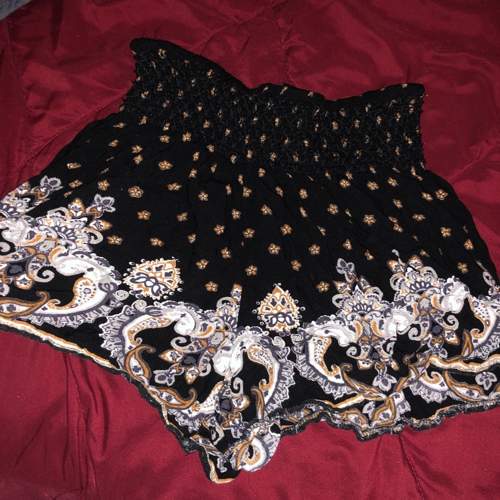 pattern shorts - Picture 2 of 3